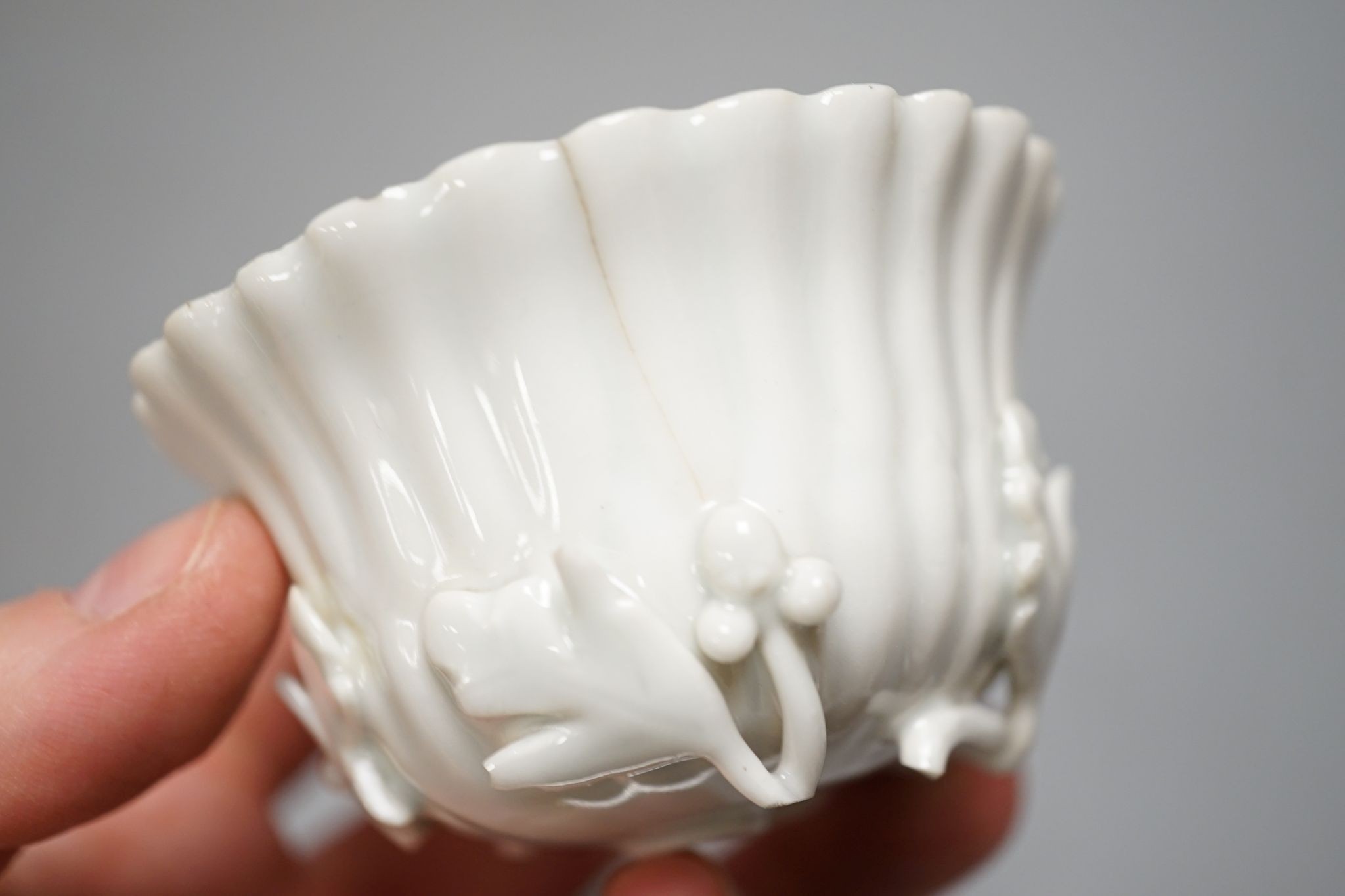 Nine Chinese porcelain tea bowls, tallest 6 cm.